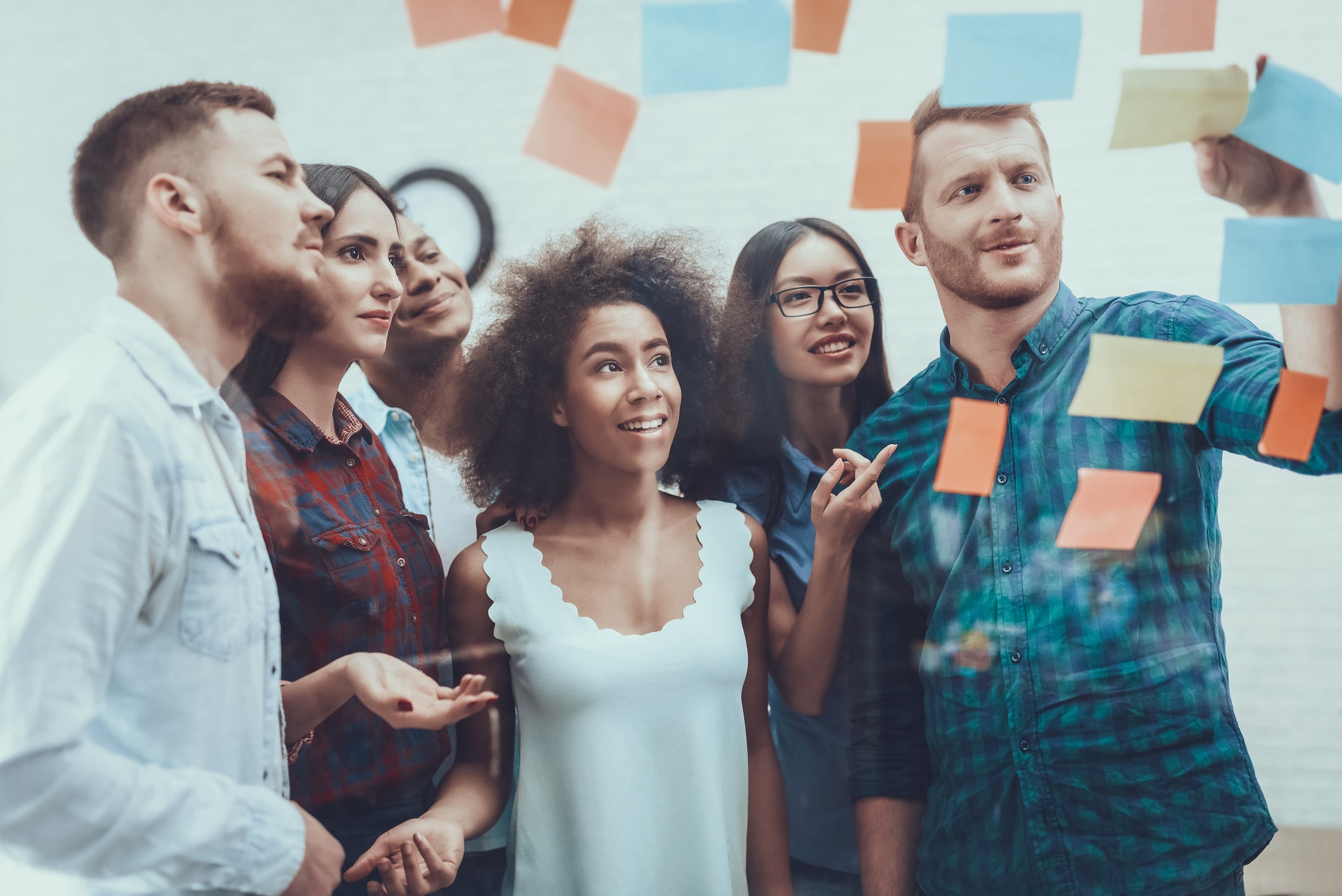 Jovens gestores em treinamento de processos seletivos